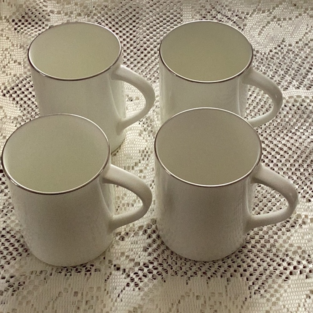 Mug
Couture Platinum
by MIKASA